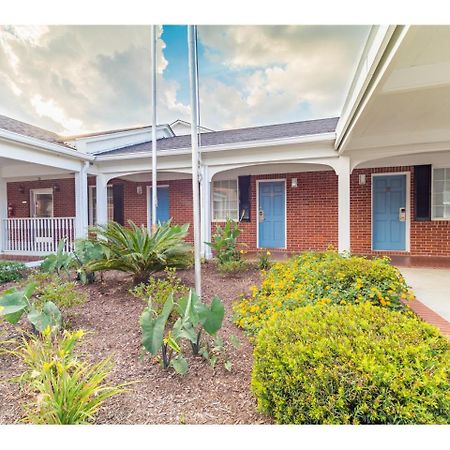 Winton Inn & Suites Barnwell Exterior photo