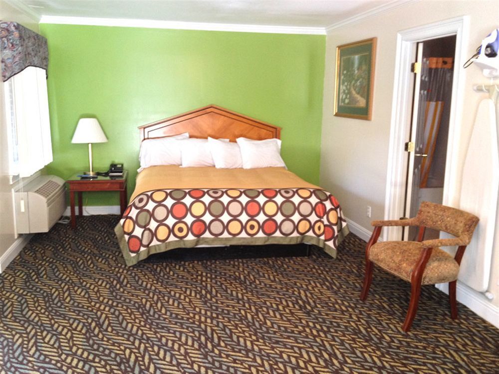 Winton Inn & Suites Barnwell Exterior photo