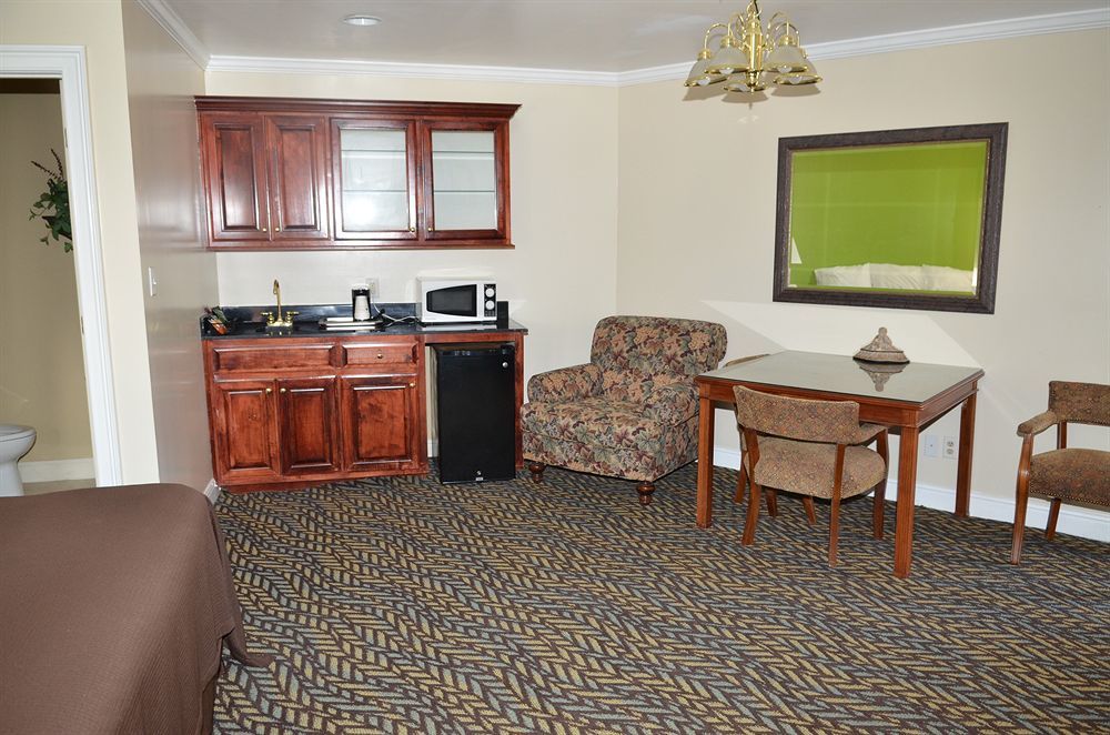 Winton Inn & Suites Barnwell Exterior photo