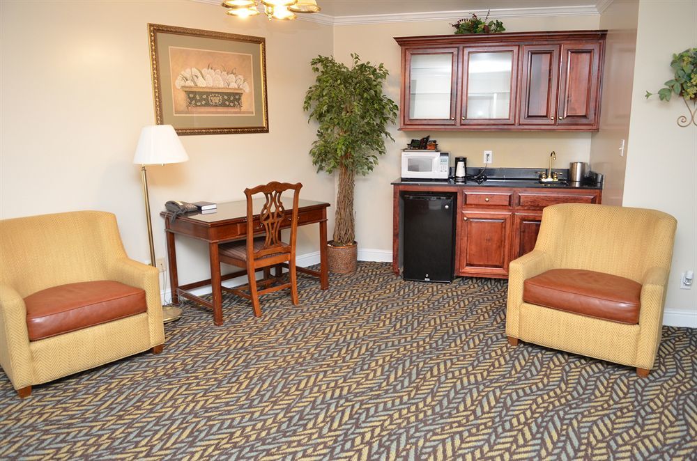Winton Inn & Suites Barnwell Exterior photo