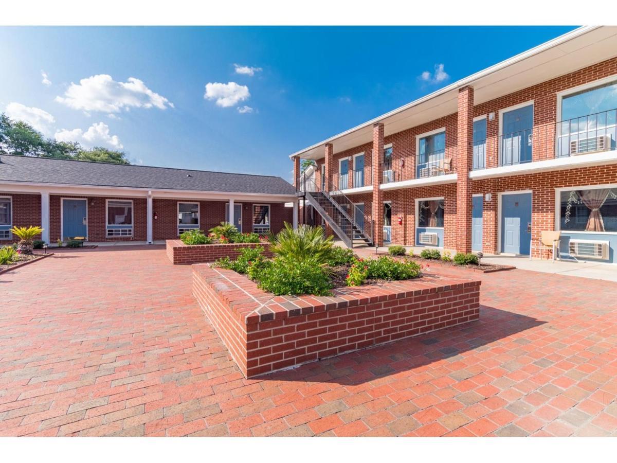 Winton Inn & Suites Barnwell Exterior photo