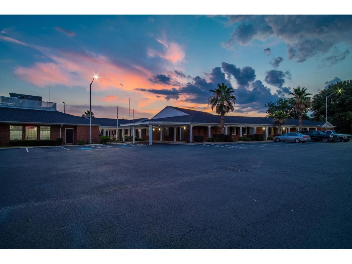 Winton Inn & Suites Barnwell Exterior photo