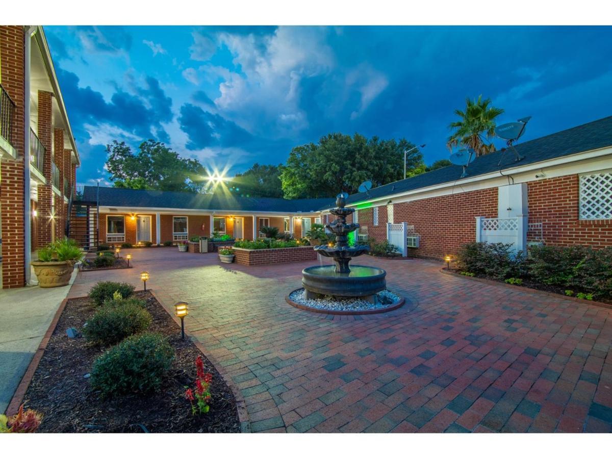 Winton Inn & Suites Barnwell Exterior photo